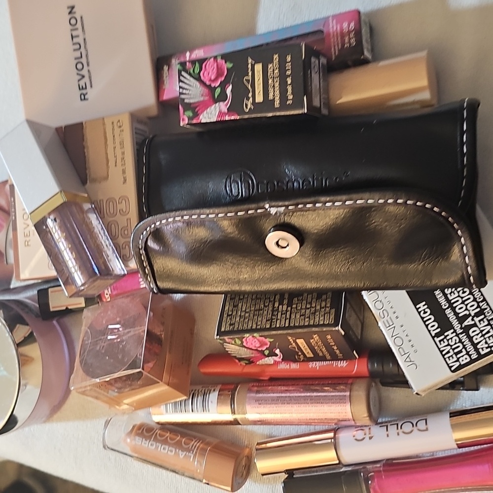 Makeup random